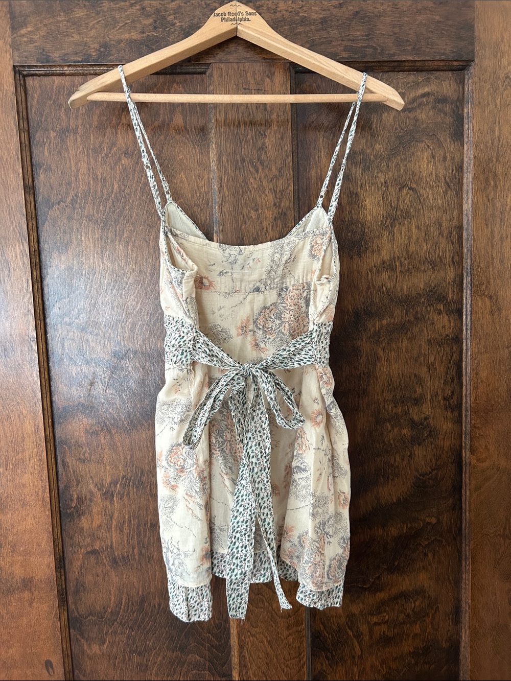 Vintage Y2K Passport Floral Cream Spaghetti Strap Tank Top - Picture 3 of 4